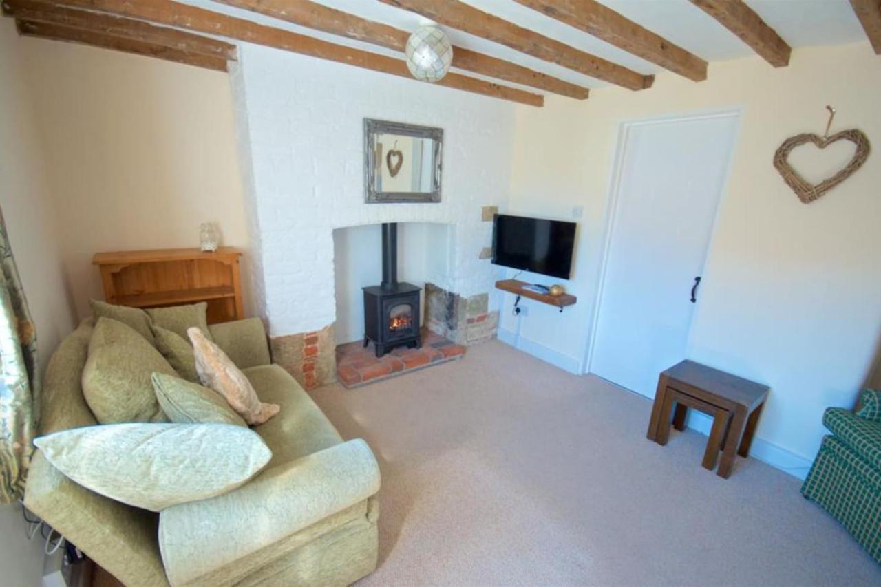Wish Cottage Ratton Екстериор снимка