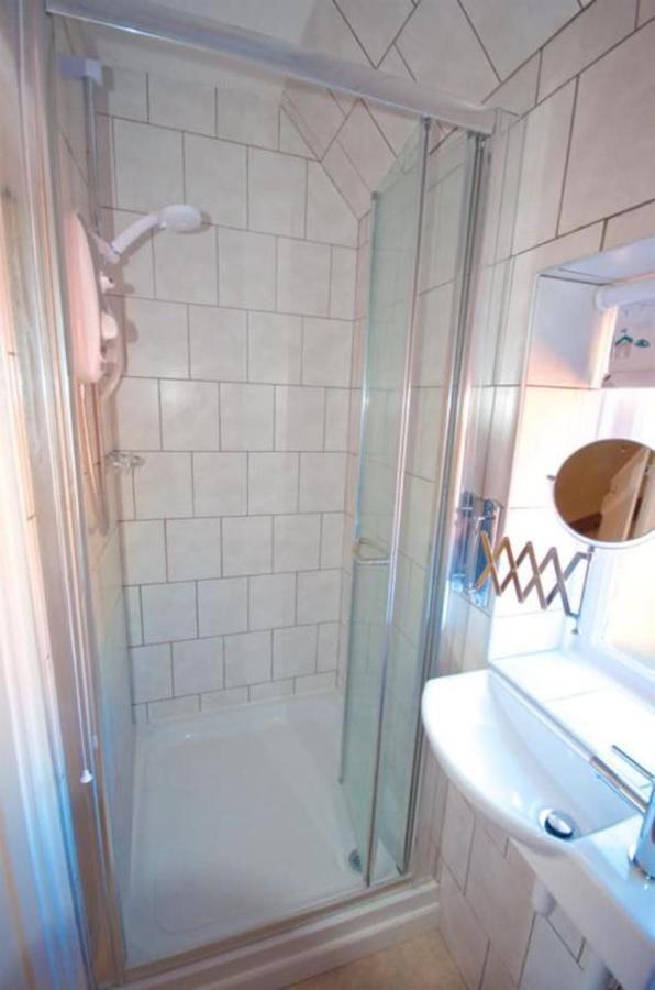 Wish Cottage Ratton Екстериор снимка