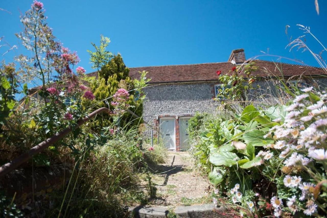Wish Cottage Ratton Екстериор снимка