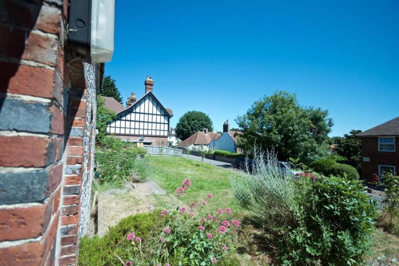 Wish Cottage Ratton Екстериор снимка
